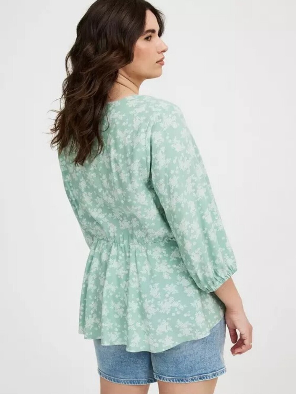 Torrid Hi-Lo Tie-Front Top, Color Lacey floral granite green sm Size 1X - Picture 2 of 15